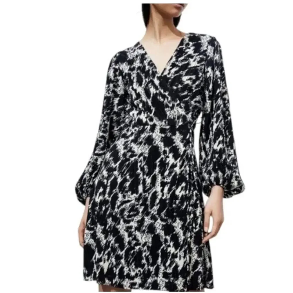 H&M Wrap Dress Women's Size Large Black White V Neck Abstract Print Long Sleeve - Picture 12 of 12